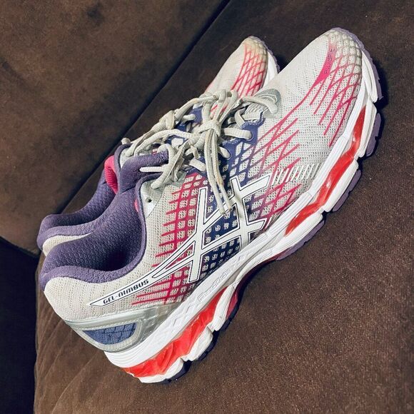 Excellent ASICS GEL-Nimbus 17 Grey Ruby Pink Purple Womens size 11 US Medium - Picture 5 of 13